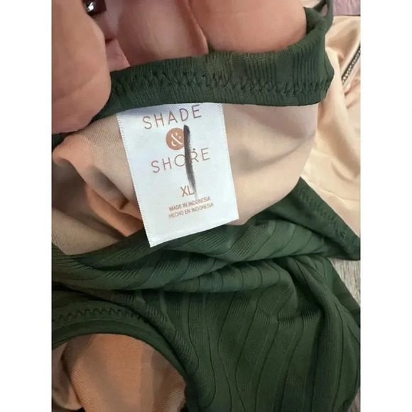 Shade & Shore Green Crossback Straps One Piece Swimsuit Size XL - Picture 3 of 3
